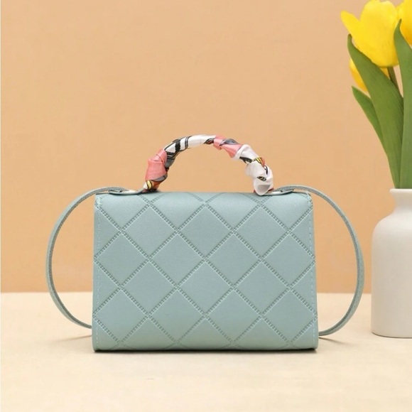 ⚠️Clearance Blue Quilted Mini Crossbody Handle Bag - Picture 2 of 5